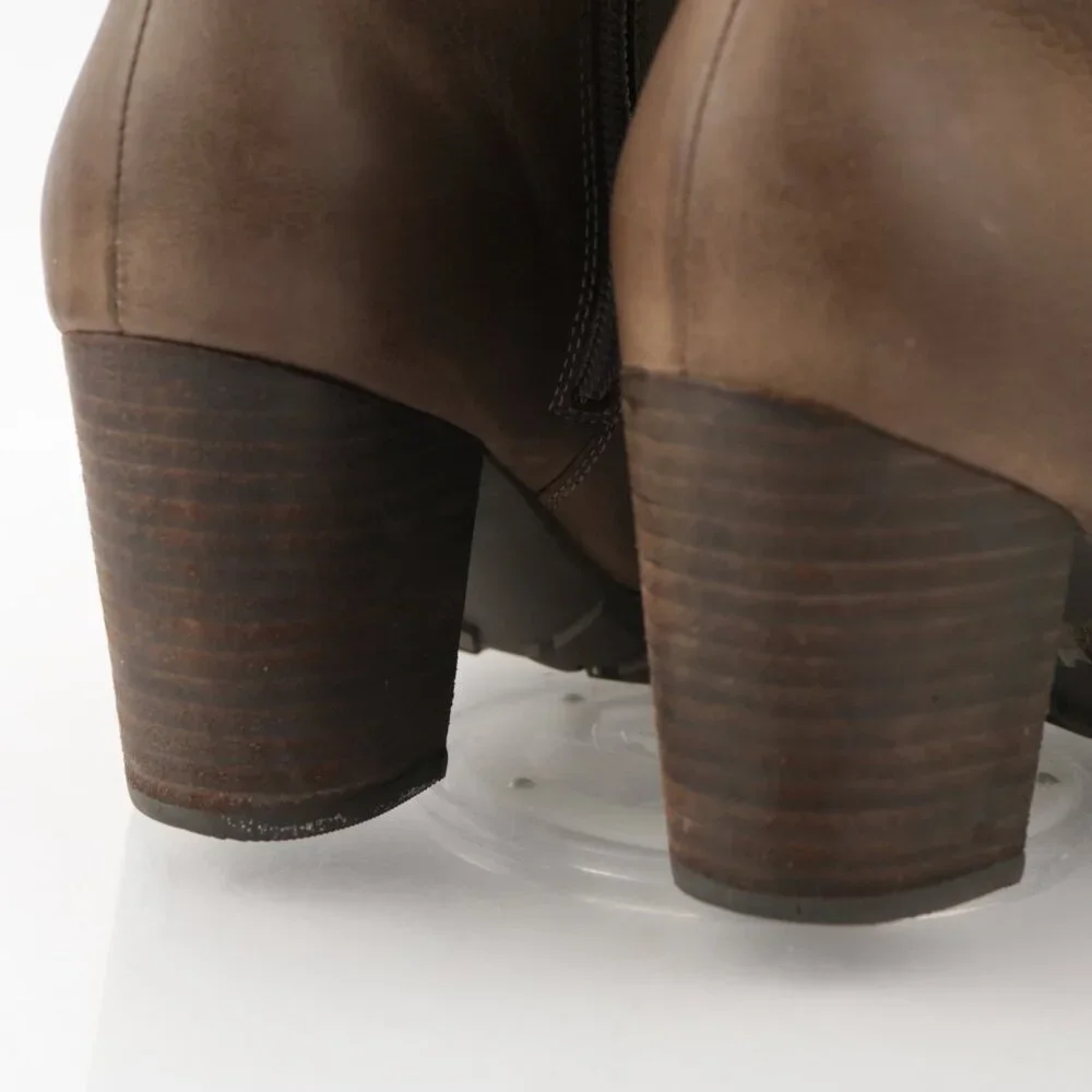 Clarks Womens Mission Zelle Boot Size 6‎ Brown Leather Block Heel Lug Sole Comfy